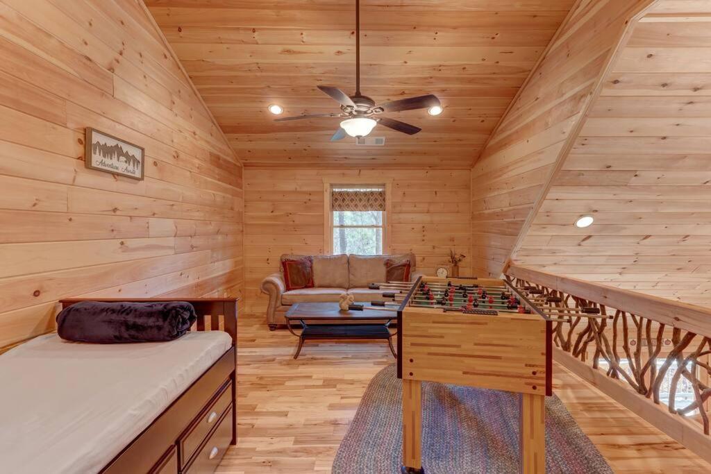 Hot-Tub 6 Seater, Fire-Pit, Master King Bed, Wineries, Pickleball, Resort Amenities Ellijay Exterior photo