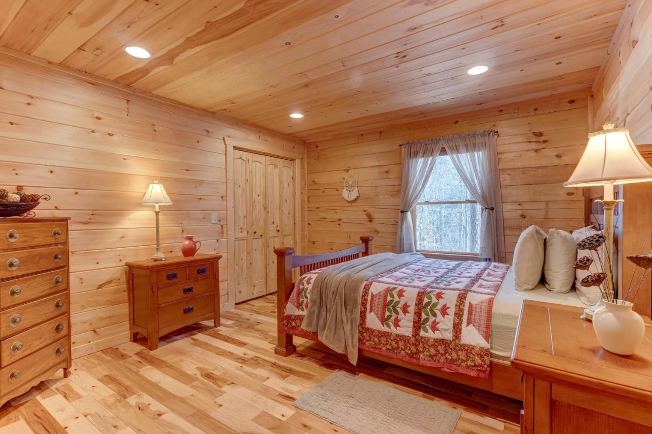 Hot-Tub 6 Seater, Fire-Pit, Master King Bed, Wineries, Pickleball, Resort Amenities Ellijay Exterior photo