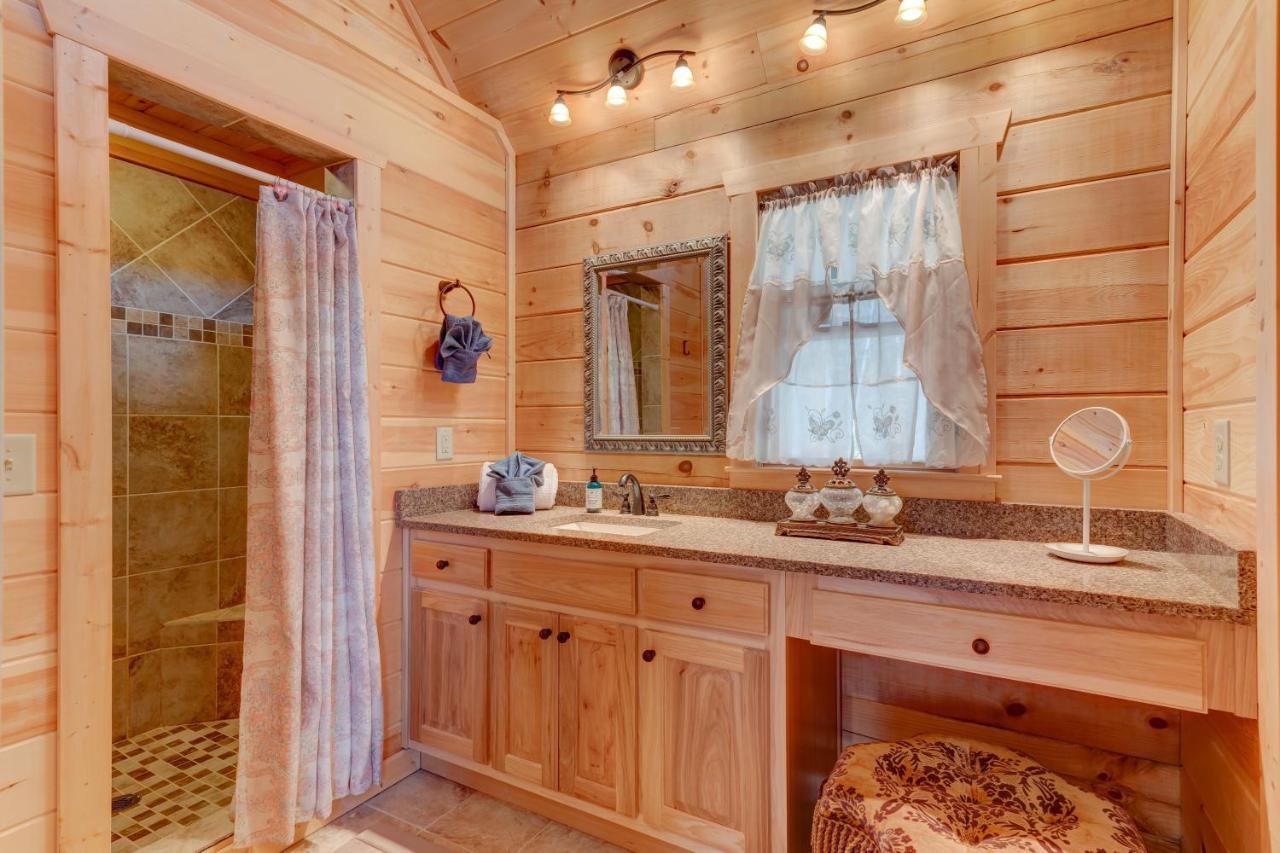 Hot-Tub 6 Seater, Fire-Pit, Master King Bed, Wineries, Pickleball, Resort Amenities Ellijay Exterior photo