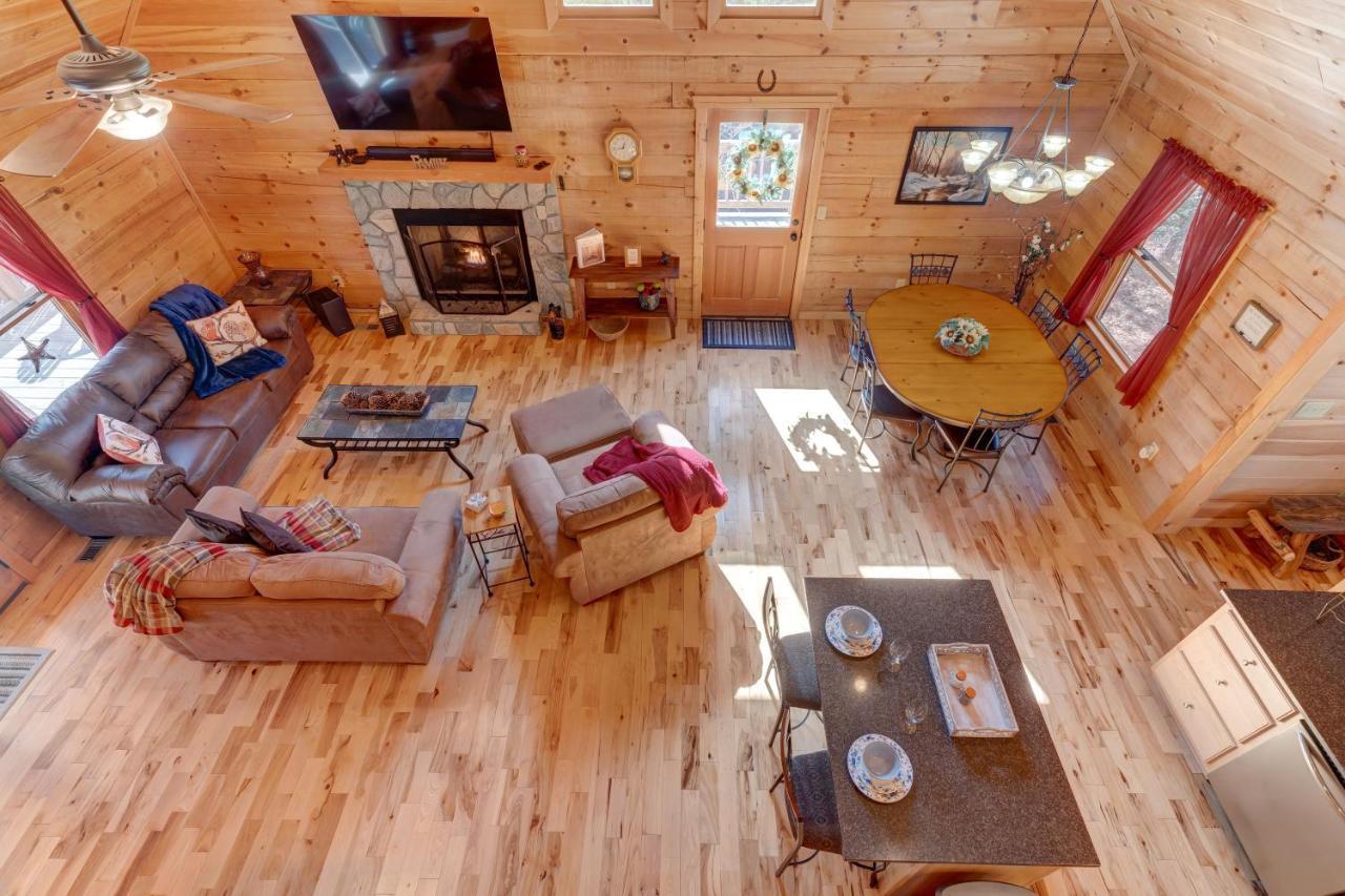 Hot-Tub 6 Seater, Fire-Pit, Master King Bed, Wineries, Pickleball, Resort Amenities Ellijay Exterior photo