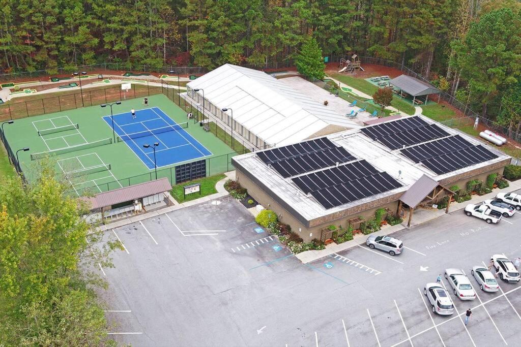 Hot-Tub 6 Seater, Fire-Pit, Master King Bed, Wineries, Pickleball, Resort Amenities Ellijay Exterior photo