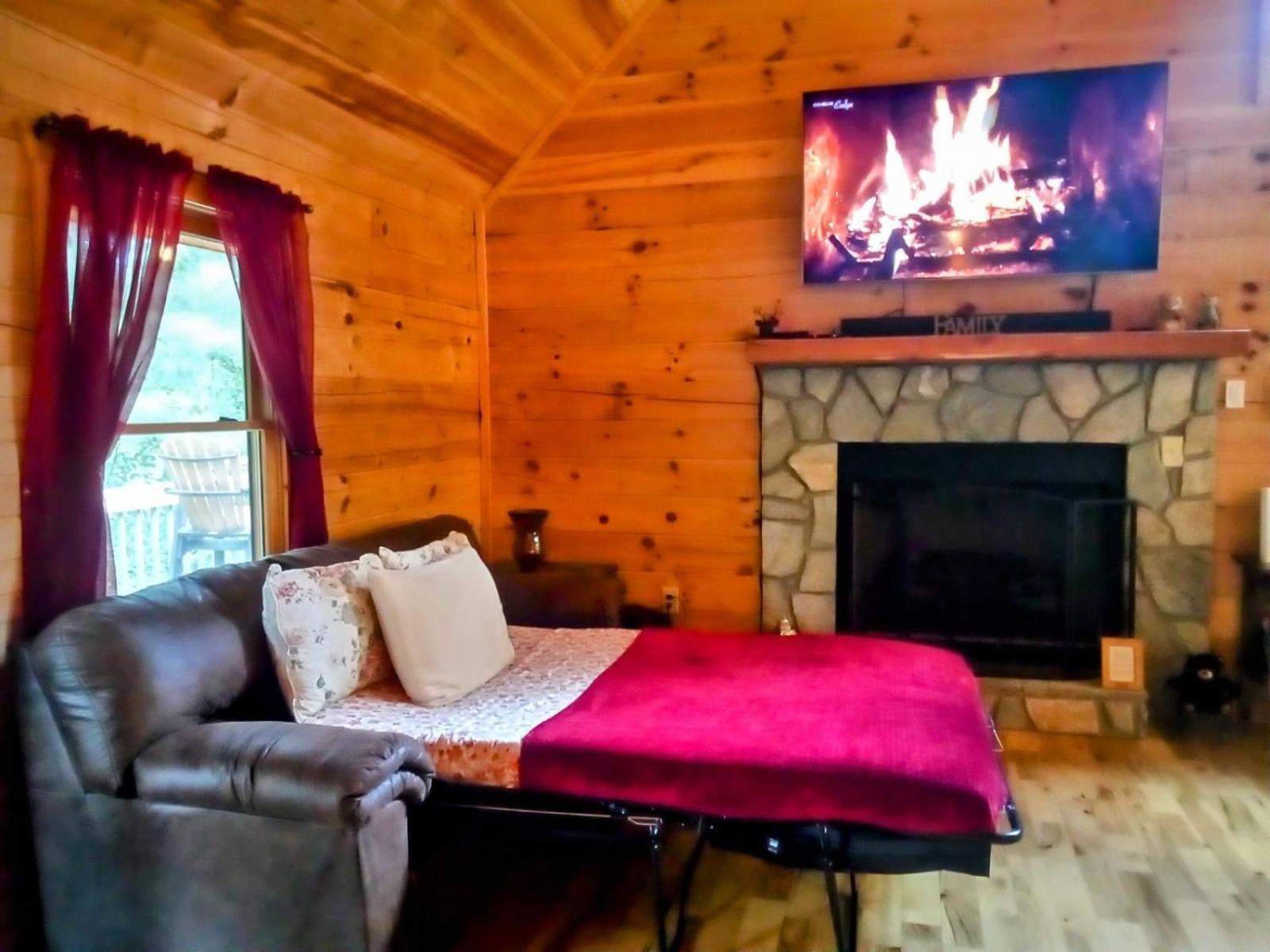 Hot-Tub 6 Seater, Fire-Pit, Master King Bed, Wineries, Pickleball, Resort Amenities Ellijay Exterior photo
